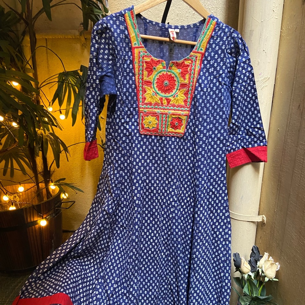 ANARKALI KURTA. Size - S - Picture 3 of 10